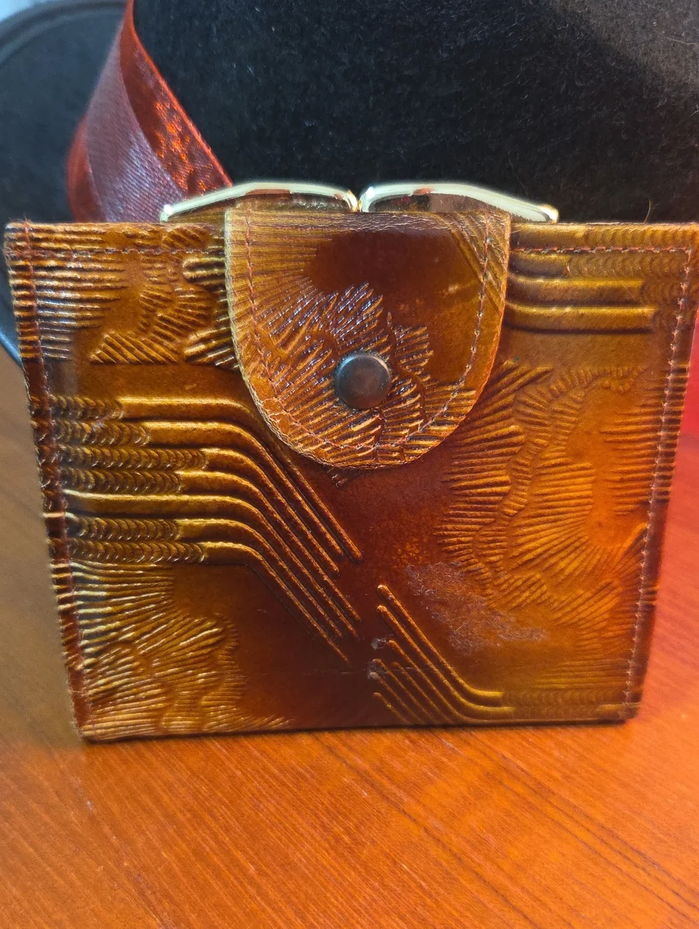Vintaged Embossed Textured Brown Leather Wallet